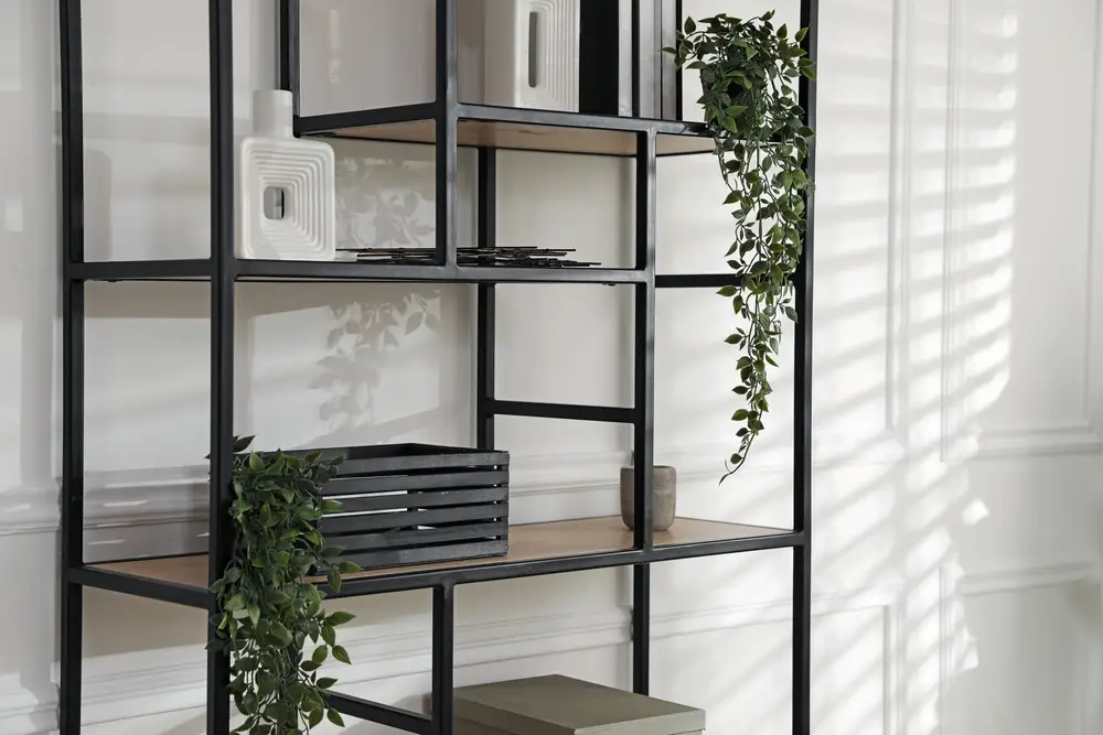 étagère métallique intérieure salon maison
